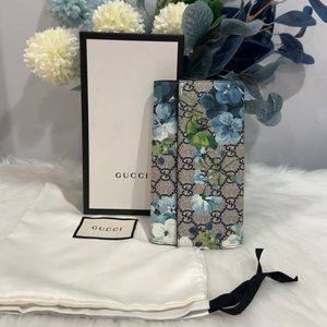 Like New GUCCI GG Supreme Blooms Wallet w Box & Dustbag